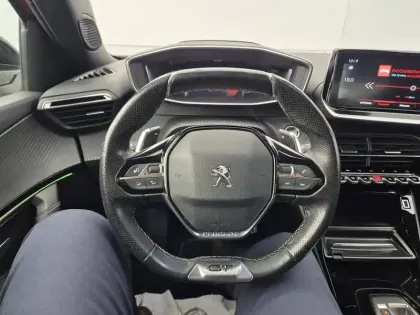 Photo 76 Peugeot 2008  BlueHDi 130 S&S EAT8