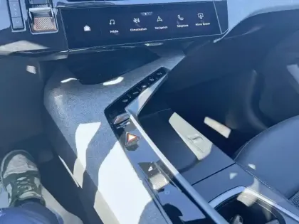 Photo 18 Peugeot 3008  Hybrid 145 e-DCS6