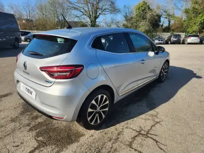 Photo 8 Renault Clio Gén. V (BJA) Ph1 Intens 5