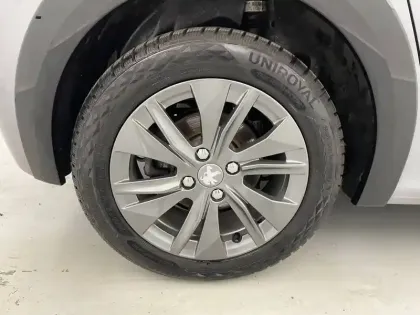 Photo 17 Peugeot 208  Electrique 50 kWh 136ch