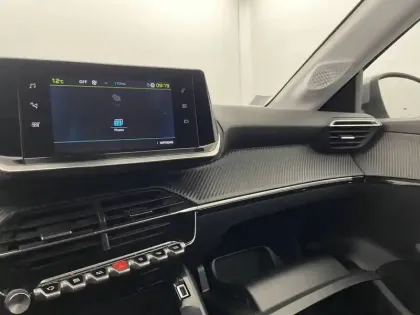 Photo 27 Peugeot 208  Electrique 50 kWh 136ch