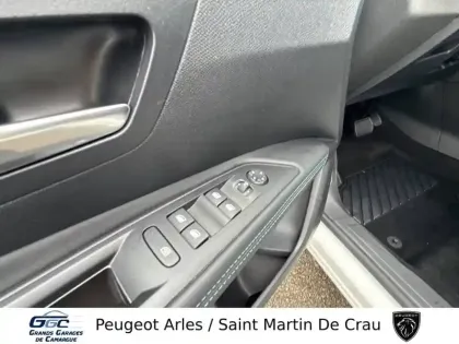 Photo 16 Peugeot 3008  Hybrid 136 e-DCS6