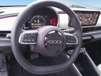 Photo 11 Fiat 600  1.2 Hybrid 100ch DCT6 La Prima