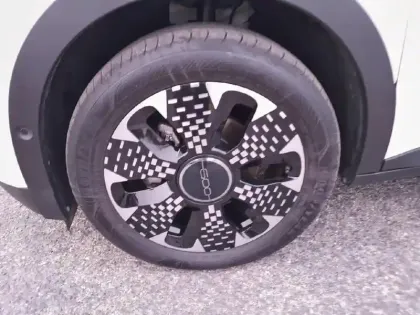 Photo 14 Fiat 600  1.2 Hybrid 100ch DCT6 La Prima