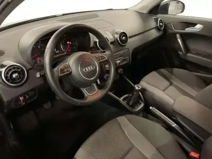 Photo 8 Audi A1 1.0 TFSI ultra 95 Midnight Series