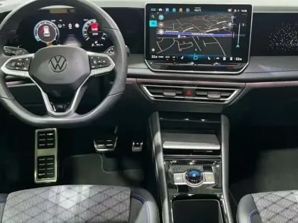 Photo 9 Volkswagen Tiguan 1.5 eTSI 150ch DSG7 R-Line