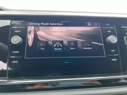 Photo 6 Volkswagen Polo FL 1.0 TSI 95 CH DSG7 STYLE