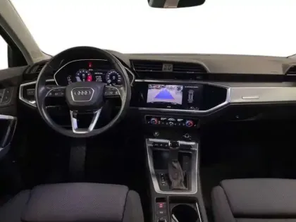 Photo 7 Audi Q3 35 TFSI 150 ch S tronic 7 Advanced