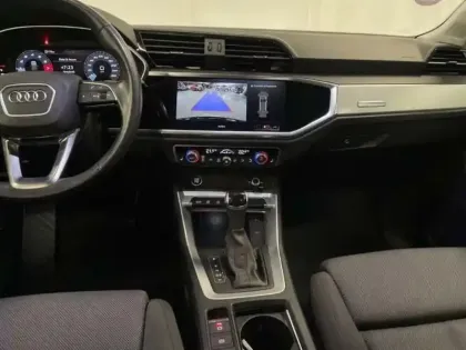 Photo 9 Audi Q3 35 TFSI 150 ch S tronic 7 Advanced