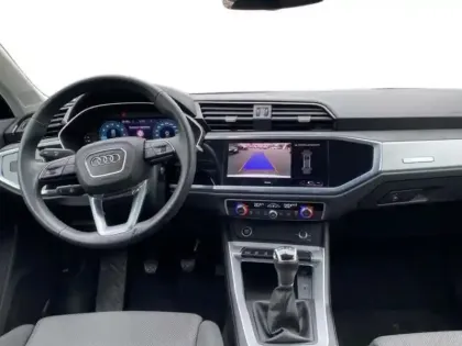 Photo 7 Audi Q3 35 TFSI 150 ch Design