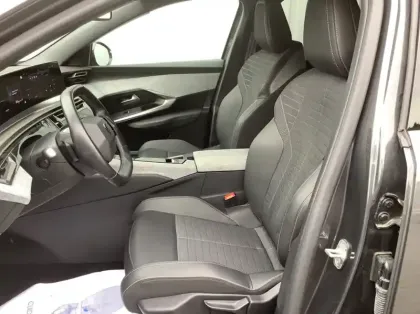 Photo 10 Peugeot 3008 Nouveau Hybrid 136 e-DCS6 Allure