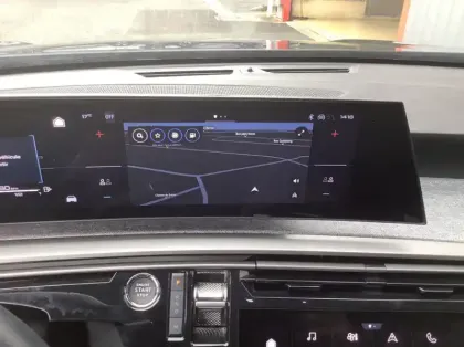 Photo 14 Peugeot 3008 Nouveau Hybrid 136 e-DCS6 Allure