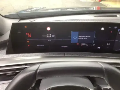 Photo 13 Peugeot 3008 Nouveau Hybrid 136 e-DCS6 Allure