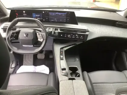 Photo 12 Peugeot 3008 Nouveau Hybrid 136 e-DCS6 Allure