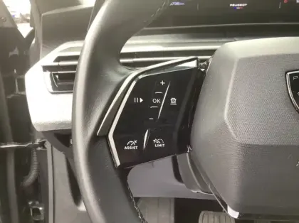 Photo 22 Peugeot 3008 Nouveau Hybrid 136 e-DCS6 Allure