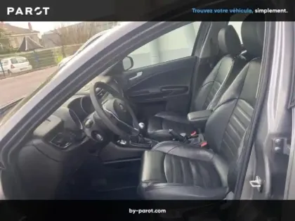 Photo 25 Alfa Romeo Giulietta 1.4 TB MultiAir 150ch Lusso Stop&Start