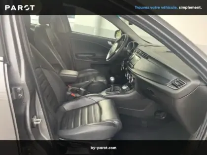 Photo 17 Alfa Romeo Giulietta 1.4 TB MultiAir 150ch Lusso Stop&Start