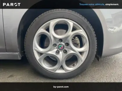 Photo 5 Alfa Romeo Giulietta 1.4 TB MultiAir 150ch Lusso Stop&Start