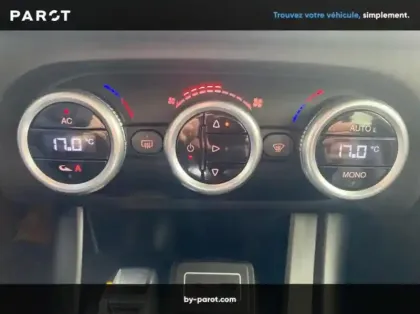 Photo 20 Alfa Romeo Giulietta 1.4 TB MultiAir 150ch Lusso Stop&Start