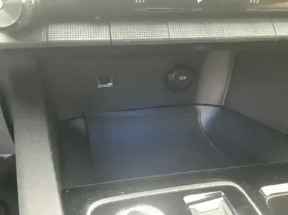 Photo 20 Peugeot 3008 Hybrid 136 e-DCS6 GT