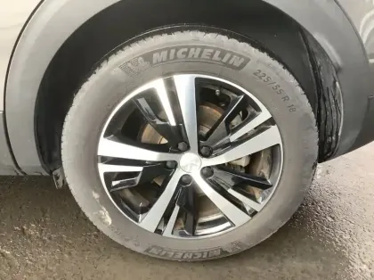 Photo 8 Peugeot 3008 Hybrid 136 e-DCS6 GT