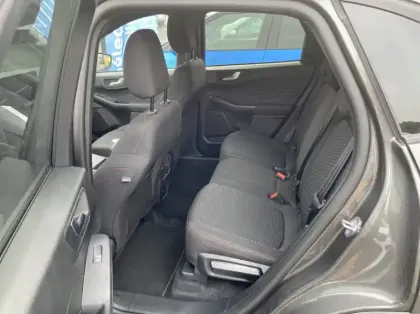 Photo 8 Ford Kuga 2.5 Duratec 180ch Hybrid FlexiFuel ST-Line Powershift