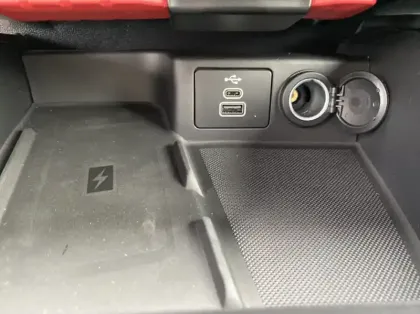 Photo 18 Ford Kuga 2.5 Duratec 180ch Hybrid FlexiFuel ST-Line Powershift