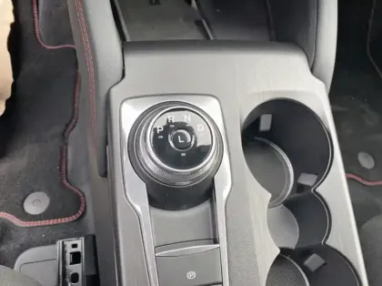 Photo 7 Ford Kuga 2.5 Duratec 180ch Hybrid FlexiFuel ST-Line Powershift