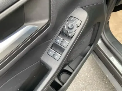 Photo 5 Ford Kuga 2.5 Duratec 180ch Hybrid FlexiFuel ST-Line Powershift