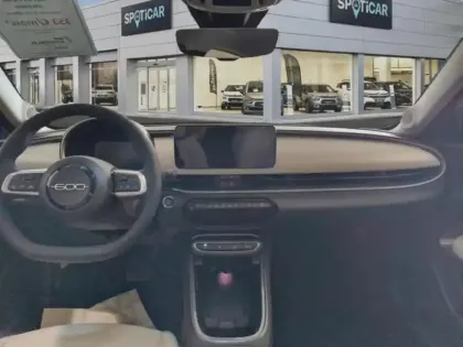 Photo 7 Fiat 600  e 156ch 54kWh La Prima