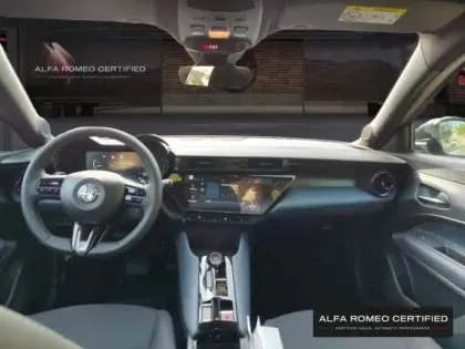 Photo 6 Alfa Romeo Junior  1.2 Ibrida 145ch e-DCT6