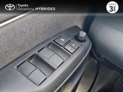 Photo 13 Toyota Yaris  116h Design 5p MC24