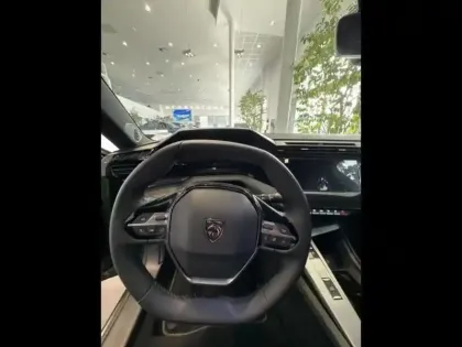 Photo 9 Peugeot 308  e- 156ch First Edition