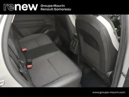 Photo 12 Renault Captur  1.6 E-Tech hybride 145ch Intens -21