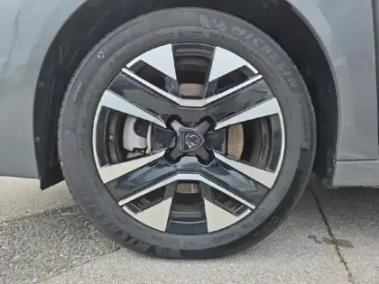 Photo 7 Peugeot 208  1.2 Hybrid 110ch Allure e-DCS6