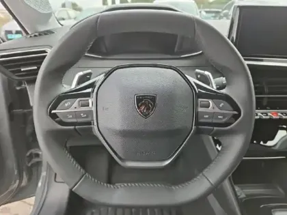 Photo 12 Peugeot 208  1.2 Hybrid 110ch Allure e-DCS6