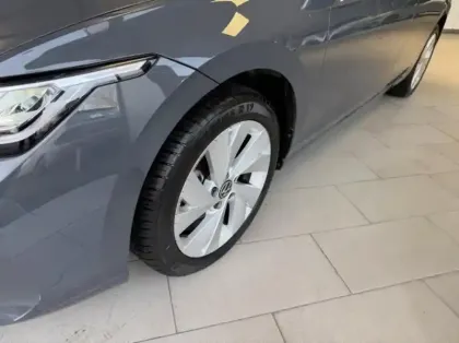 Photo 9 Volkswagen Golf  1.5 eTSI EVO2 116ch VW Edition DSG7