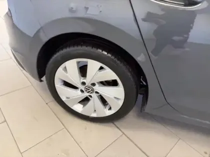 Photo 8 Volkswagen Golf  1.5 eTSI EVO2 116ch VW Edition DSG7