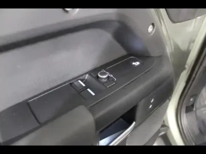 Photo 8 Land rover Defender Gén. III Ph1 Base 3