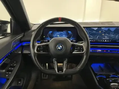 Photo 10 BMW Serie 5 Série 5 i5 M60 601ch xDrive