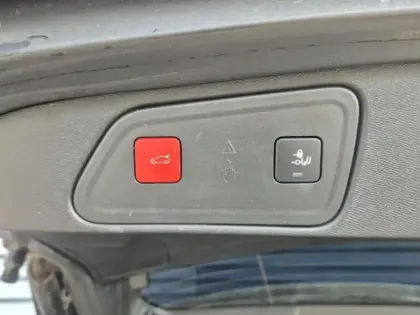 Photo 8 Peugeot 3008  HYBRID 225ch GT Pack e-EAT8