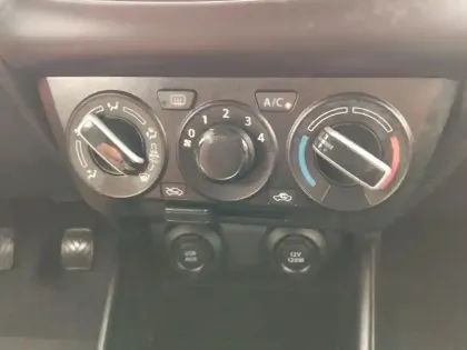 Photo 11 Suzuki Swift  1.2 Dualjet Hybrid 83ch Avantage