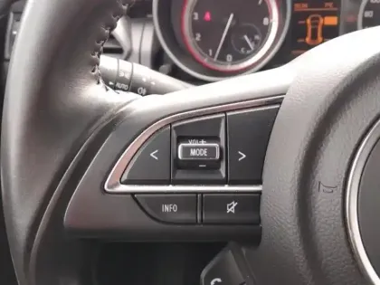 Photo 12 Suzuki Swift  1.2 Dualjet Hybrid 83ch Avantage