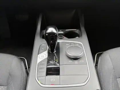 Photo 10 BMW Serie 1 Série 1 118iA 136ch Business Design DKG7