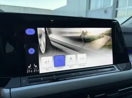 Photo 13 Volkswagen Golf  SW 2.0 TDI SCR 150ch Life DSG7