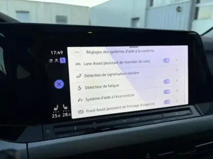 Photo 11 Volkswagen Golf  SW 2.0 TDI SCR 150ch Life DSG7