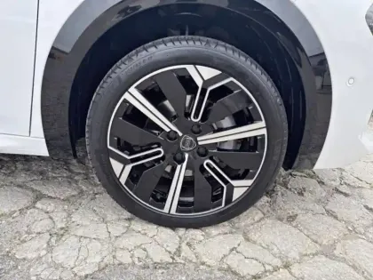 Photo 12 Lancia Ypsilon  1.2 Ibrida 100ch LX eDCT6