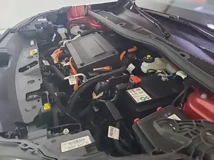 Photo 82 Peugeot 2008  Electrique 136 ch