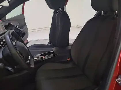 Photo 78 Peugeot 2008  Electrique 136 ch