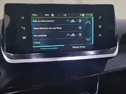 Photo 88 Peugeot 2008  Electrique 136 ch